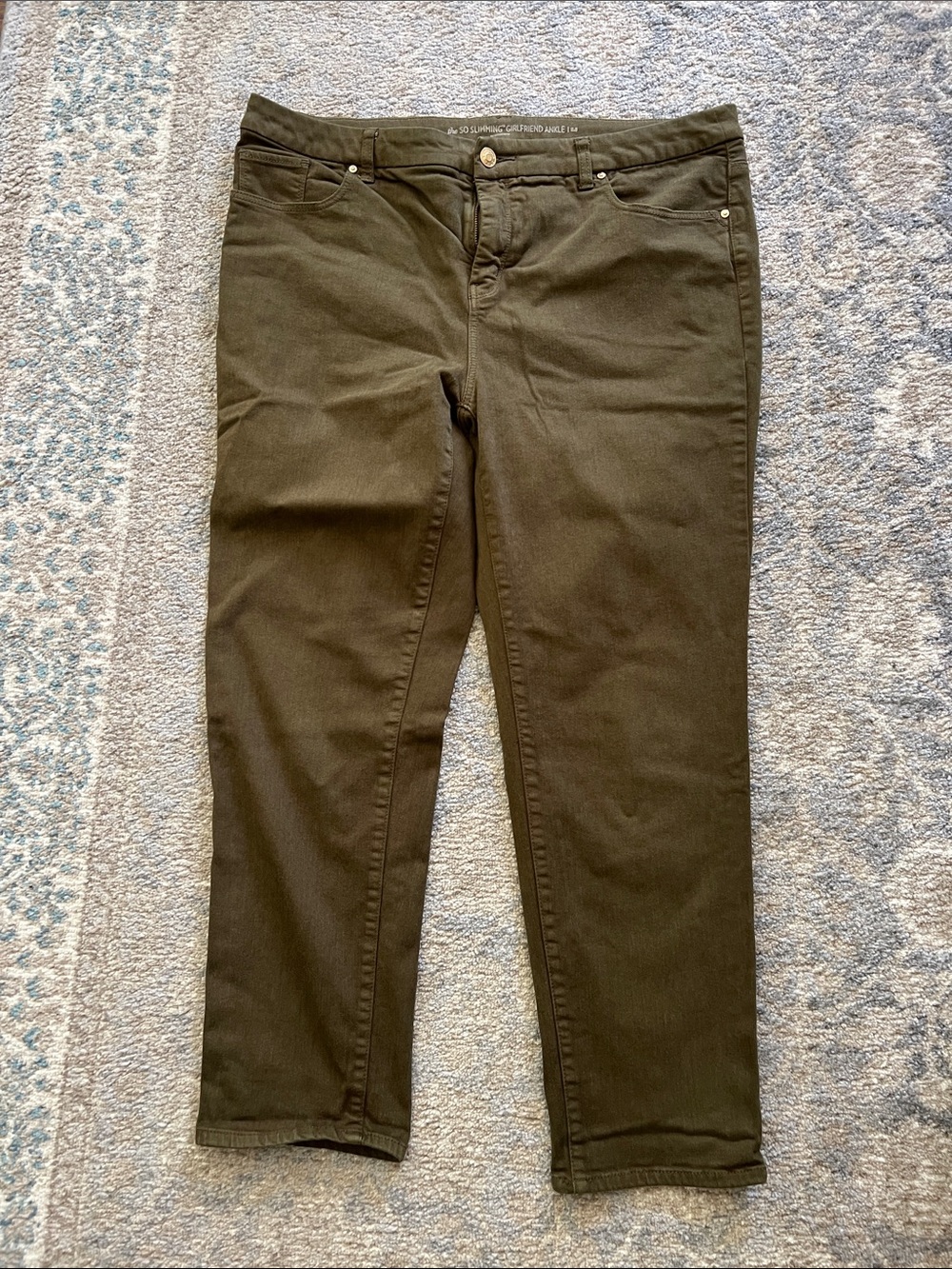 Chico’s Women’s Olive Green Ankle Leg Jeans